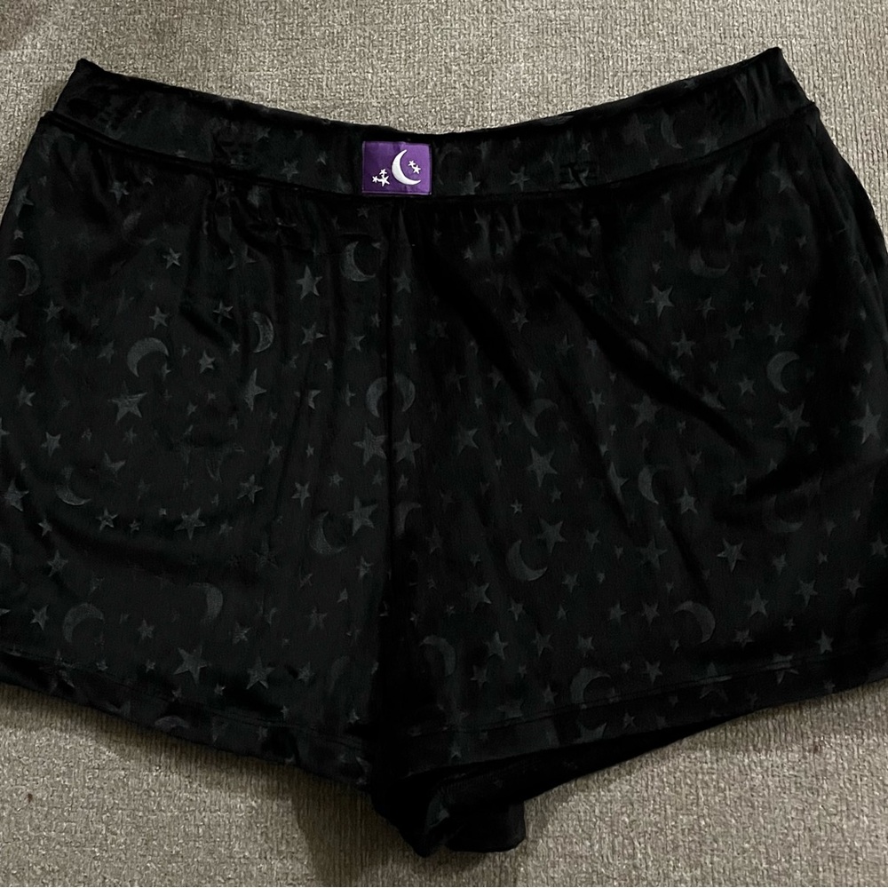 NWOT Size XL Women’s Witchy Moon And Stars Sleep Shorts Never Worn